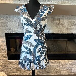 Tori Richard Blue and White Leaf Print Wrap Dress size Medium